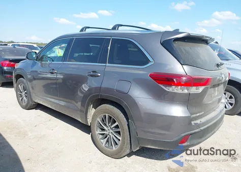 2018 Toyota Highlander Xle z USA, uszkodzony, nr VIN 5TDJZRFH7JS491483